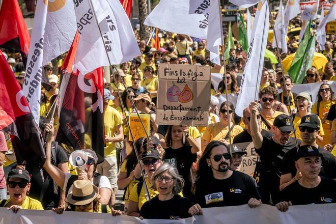 La propuesta "definitiva" de Educació eleva casi 400 euros al mes la subida salarial docente
