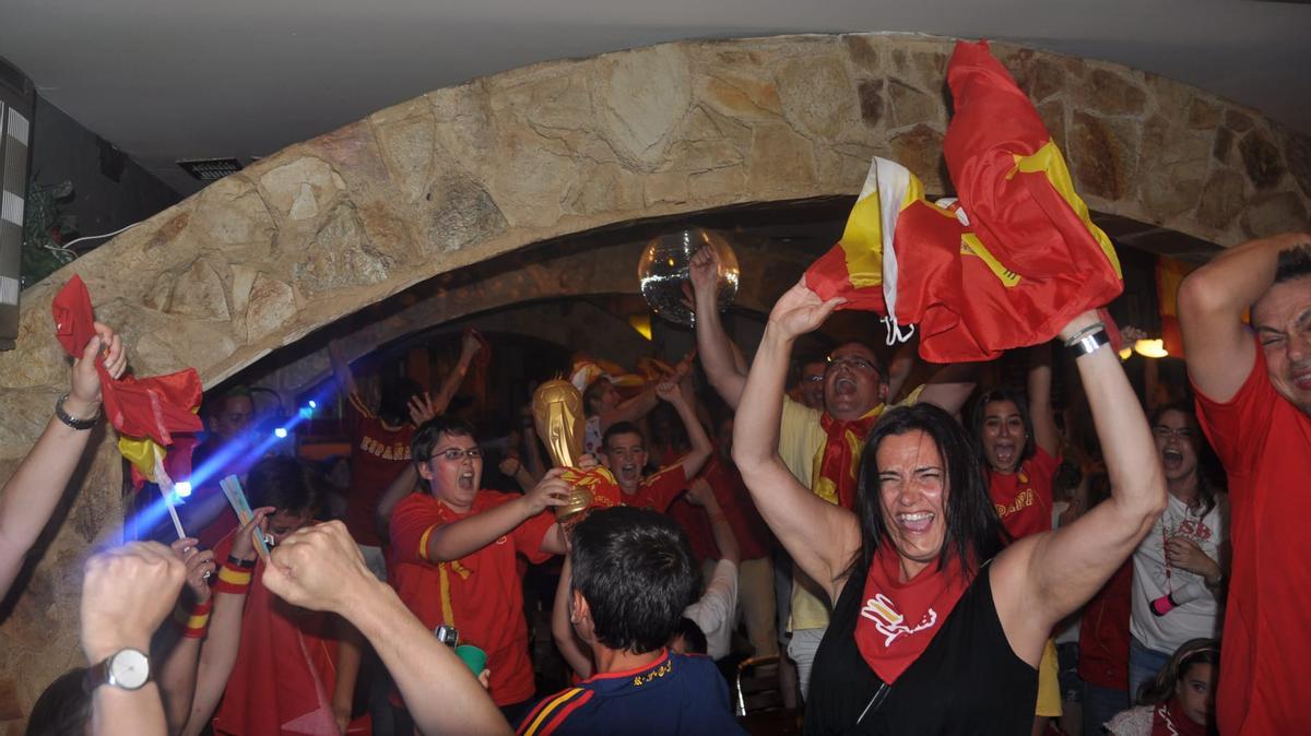 Así celebró Alcalá de Henares el Primer Mundial de Fútbol de España en 2010