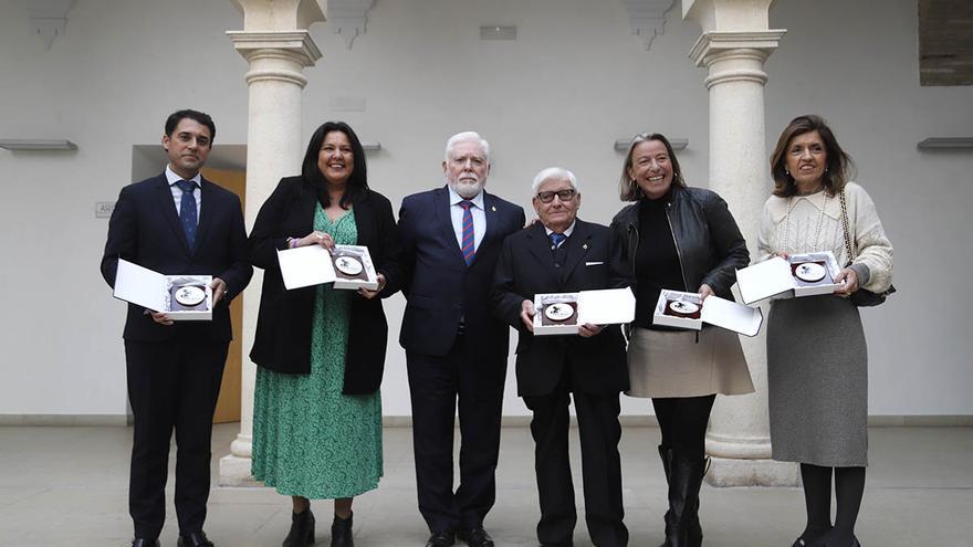 Entrega de medallas de la Federación de Peñas de Córdoba en su centenario