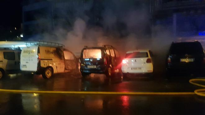 Coches calcinados en Adeje