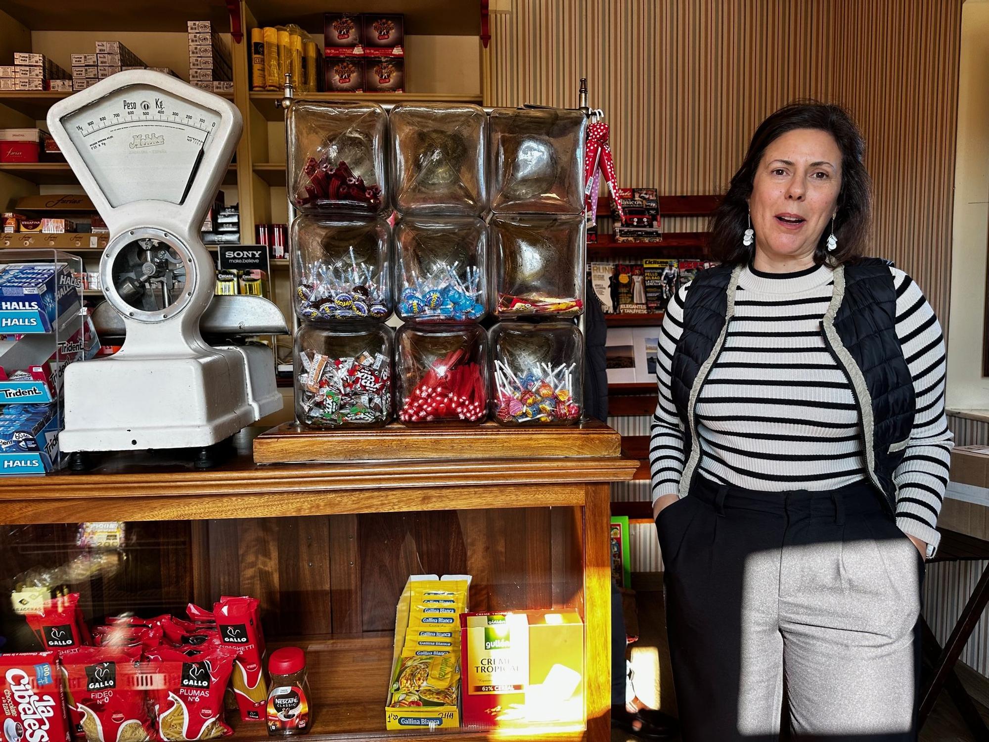 En imágenes: la tienda-bar de Oviñana que está a punto de cumplir 100 años, de un vistazo