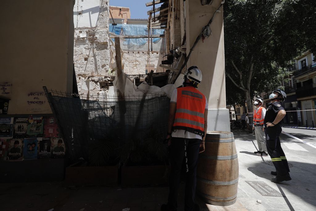 Se derrumba una finca abandonada en la plaza Quartera de Palma