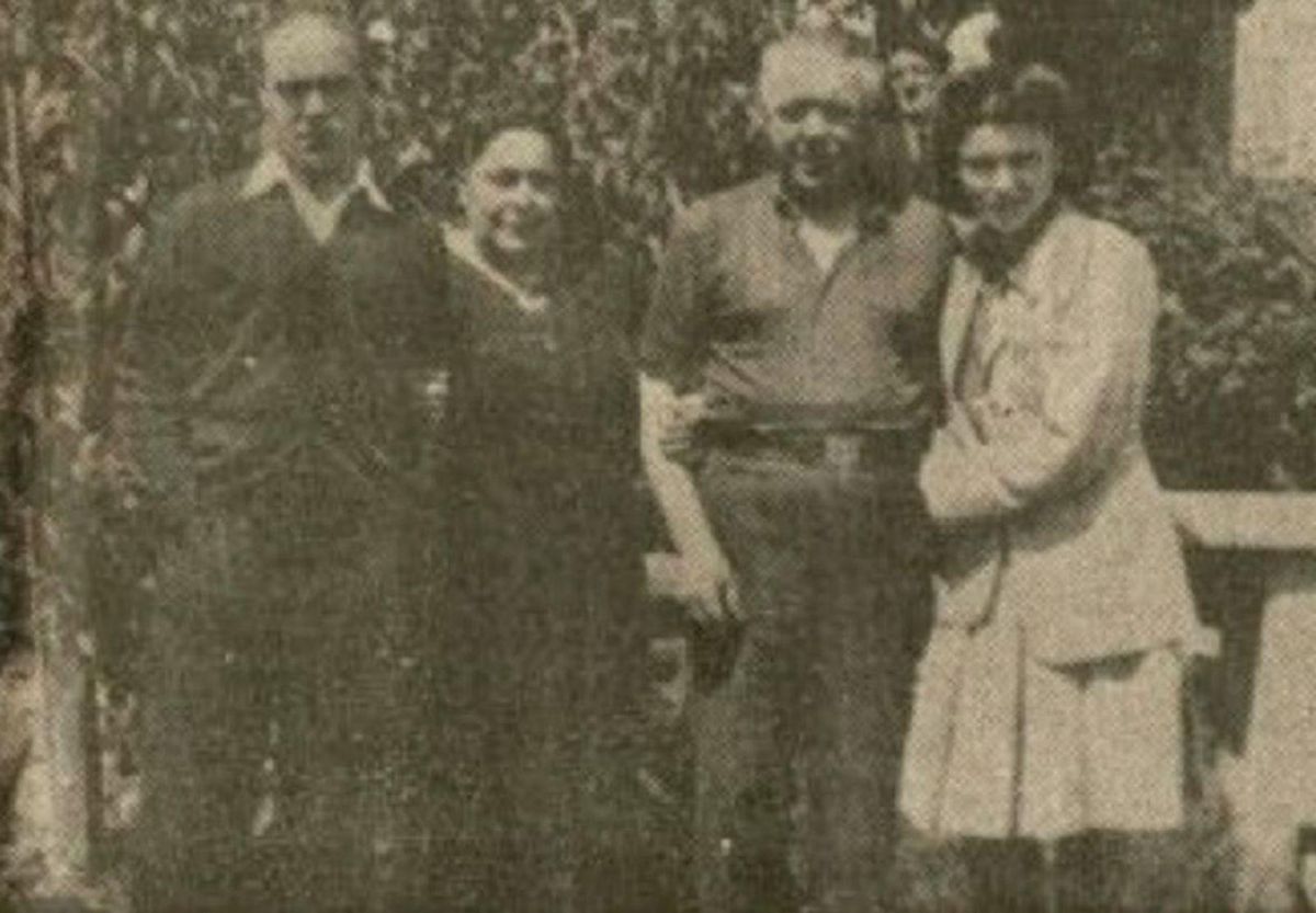 Arriba, Paulino García, Ana Martínez, Fermín García y Ana García Martínez, en el Cristo; sobre estas líneas, entrada a Casa Fermín en la actualidad; a la izquierda, Ana García Martínez, «Anitina»; debajo, entrada al restaurante y merendero, en el Cristo. | CASA FERMÍN