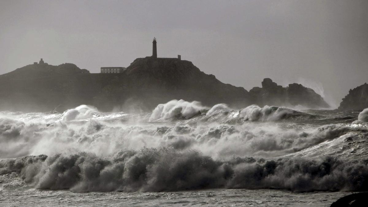 Temporal en el mar frente a Cabo Vilán.