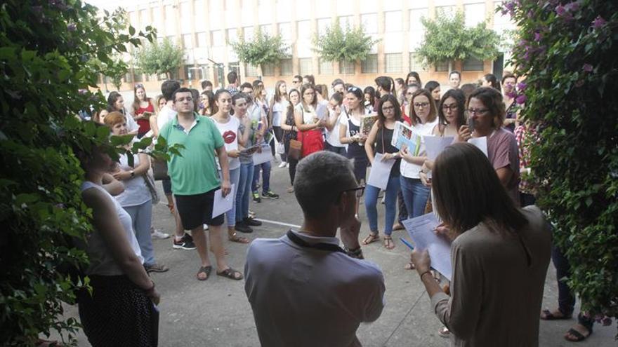 1.550 opositores a maestro realizan hoy la prueba teórica en Rabanales