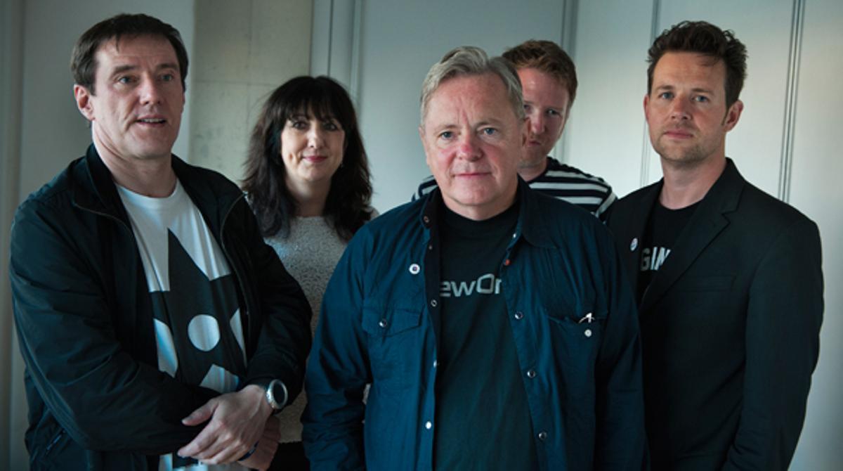 EL PERIÓDICO entrevista la mítica banda britànica New Order, que aquesta nit tancarà el Sónar amb el seu últim concert a Barcelona.