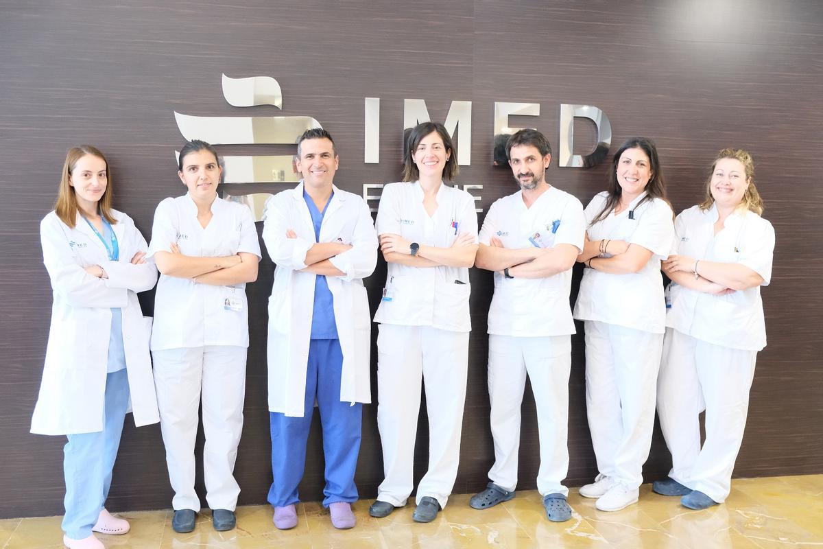 Ana Belén con su equipo de supervisión de enfermería de IMED Elche