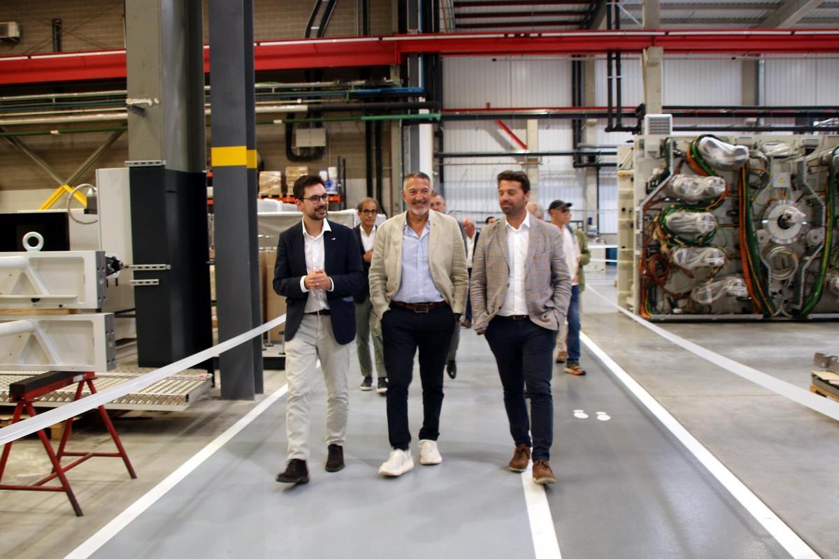 Miquel Sàmper i els directius de l'empresa.