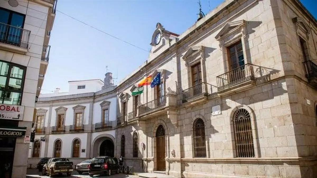 Fachada del Ayuntamiento de Pozoblanco, en imagen de archivo.