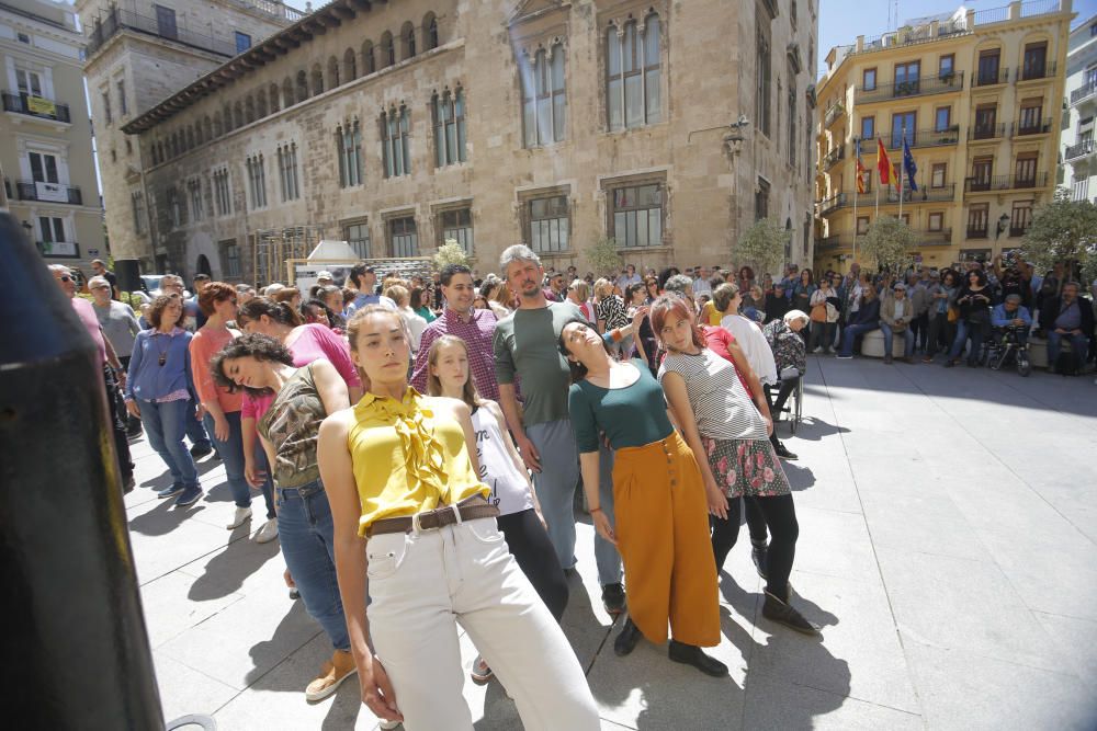 València baila al son de 10 Sentidos