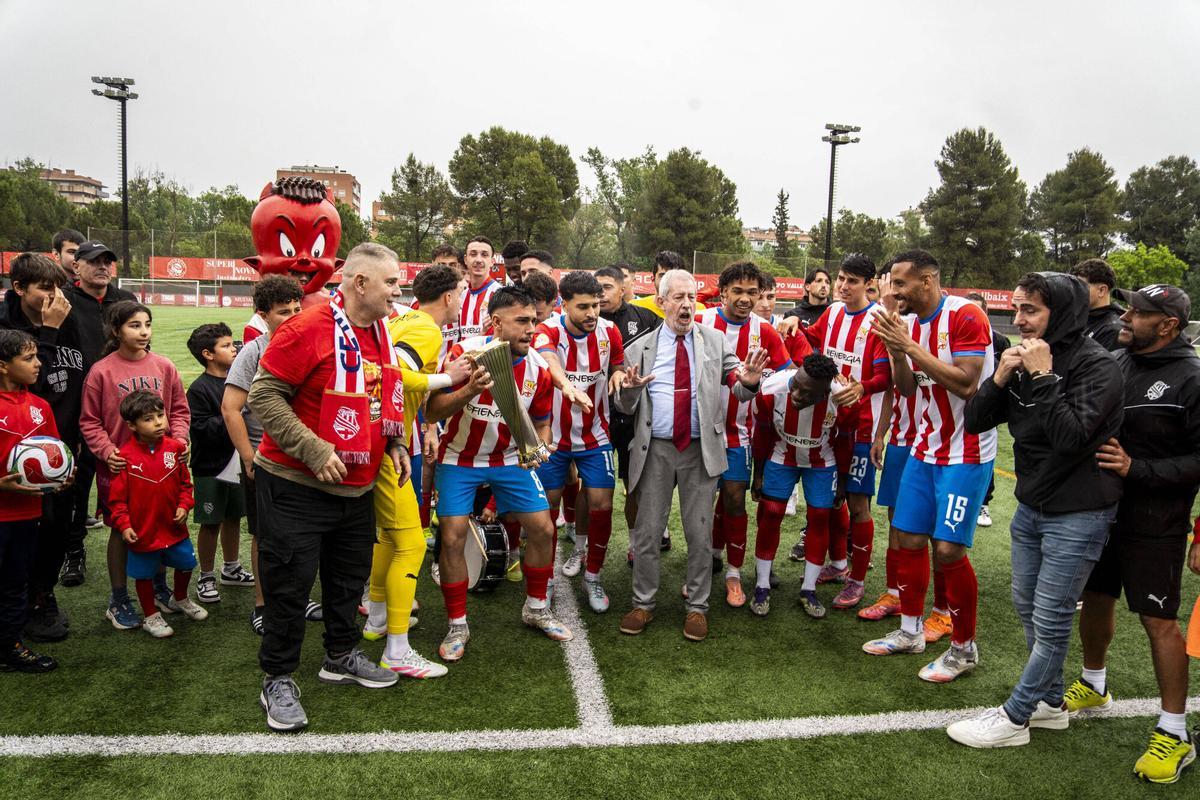 Així ha celebrat el CE Manres el títol de Lliga