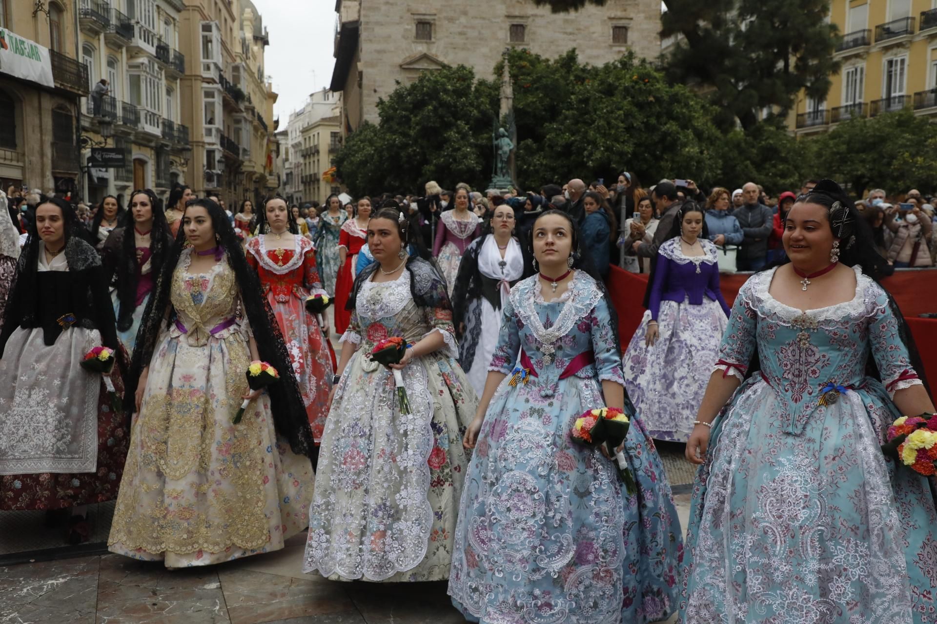 Búscate en el primer día de Ofrenda por la calle Quart (entre las 115.30 y las 17.00 horas)