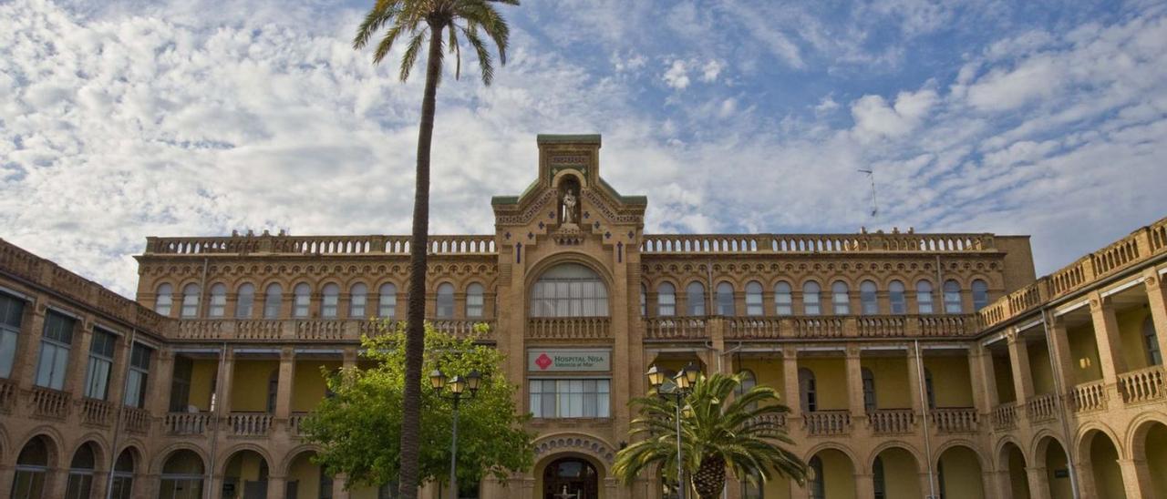 Fachada del edificio del Hospital Valencia al Mar ubicado en el distrito Marítimo.  | LEVANTE-EMV