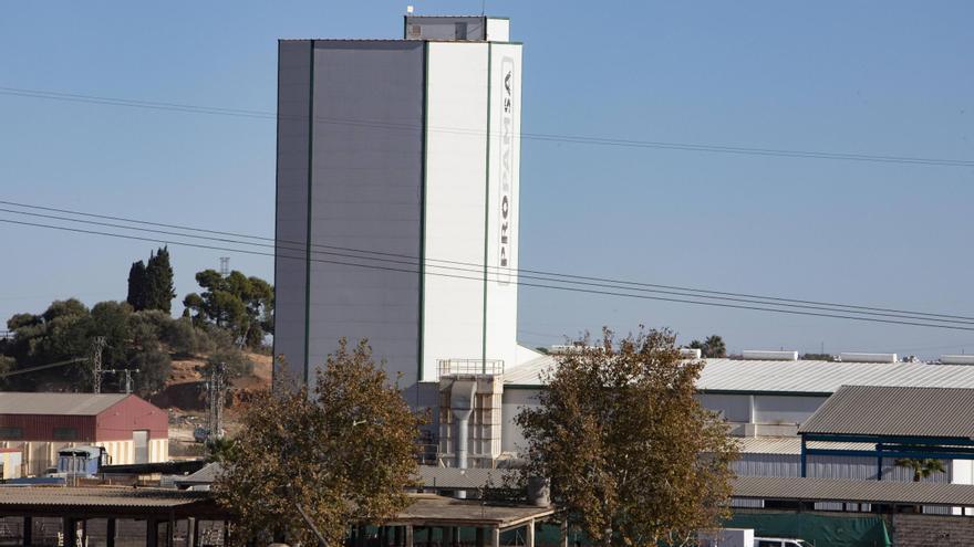 L’Alcúdia y Guadassuar cierran el pacto para evitar el derribo de una empresa tras un litigio de 20 años