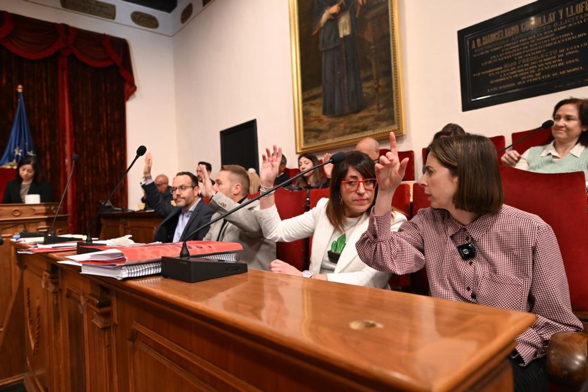 La bancada de la izquierda, en el pleno de este lunes.