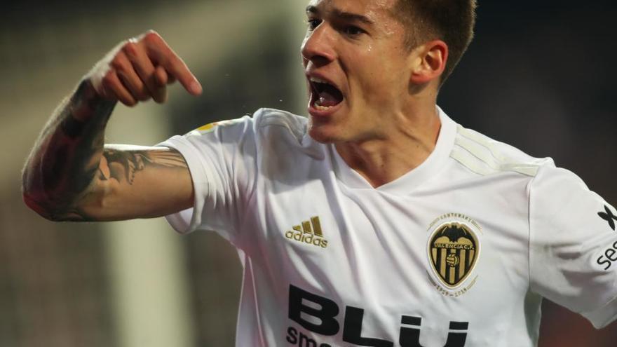 Santi Mina celebró su primer gol con la frase &quot;esta es mi casa&quot;.