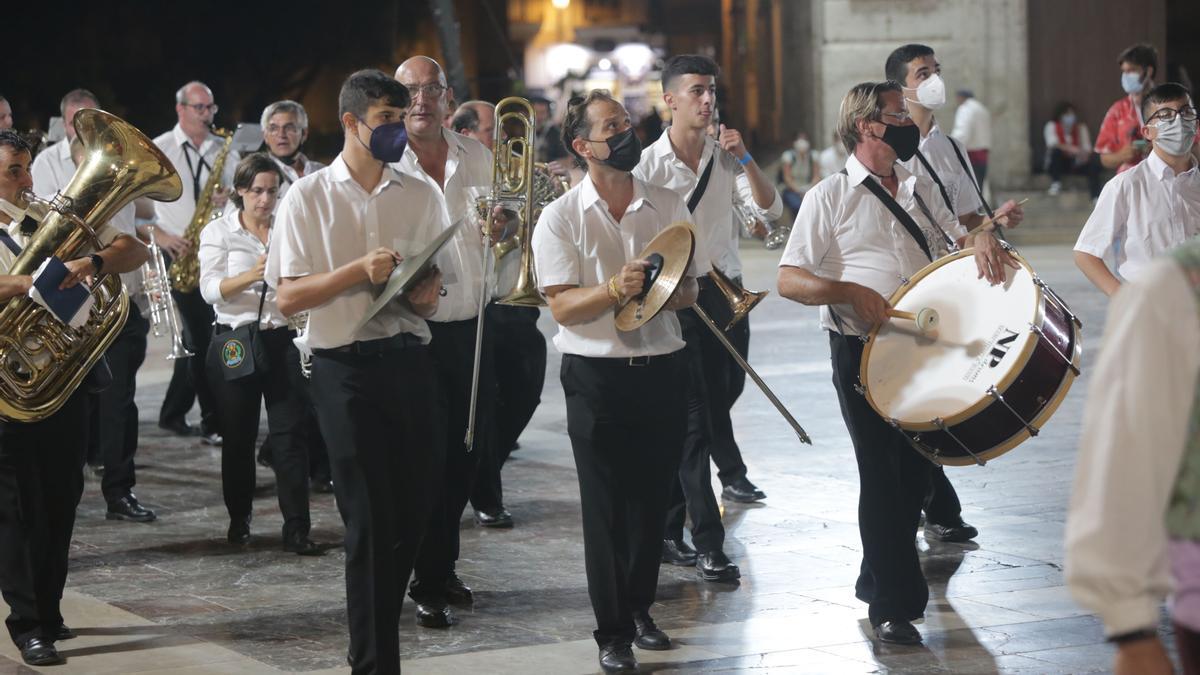 Búscate en el segundo día de Ofrenda por la calle de Caballeros (entre las 21.00 y las 22.00 horas)