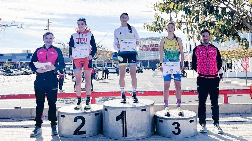La Escola del Triatló Ontinyent inicia la temporada con cuatro podios en Sagunt
