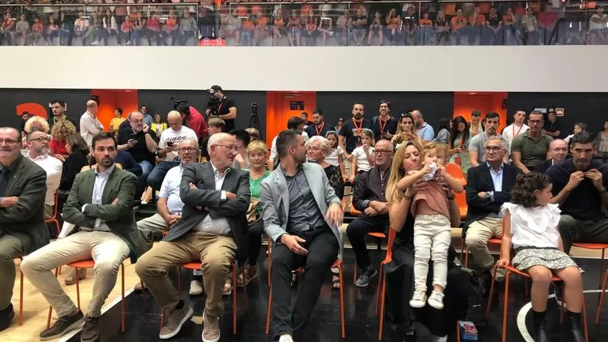 Homenaje del Valencia Basket a Rafa Martínez