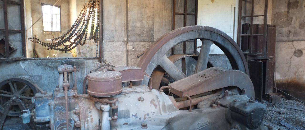 La fábrica conserva en su interior parte de la antigua maquinaria textil.