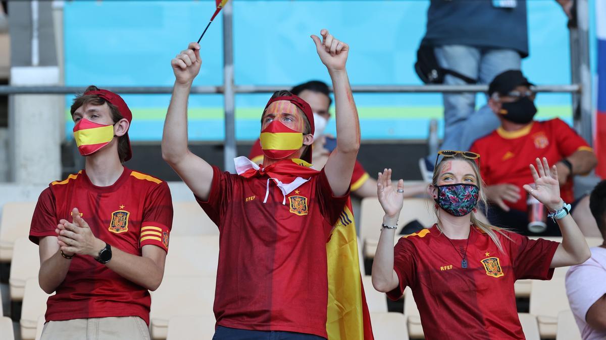 La Cartuja vibra en el partido decisivo de España