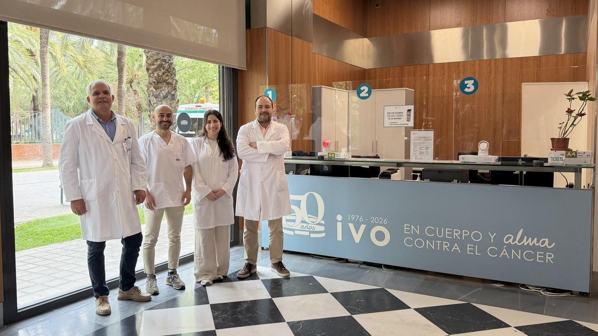 El Dr. Santos, Dr. Sanchís, la investigadora Raquel López y el Dr. Romero del IVO.