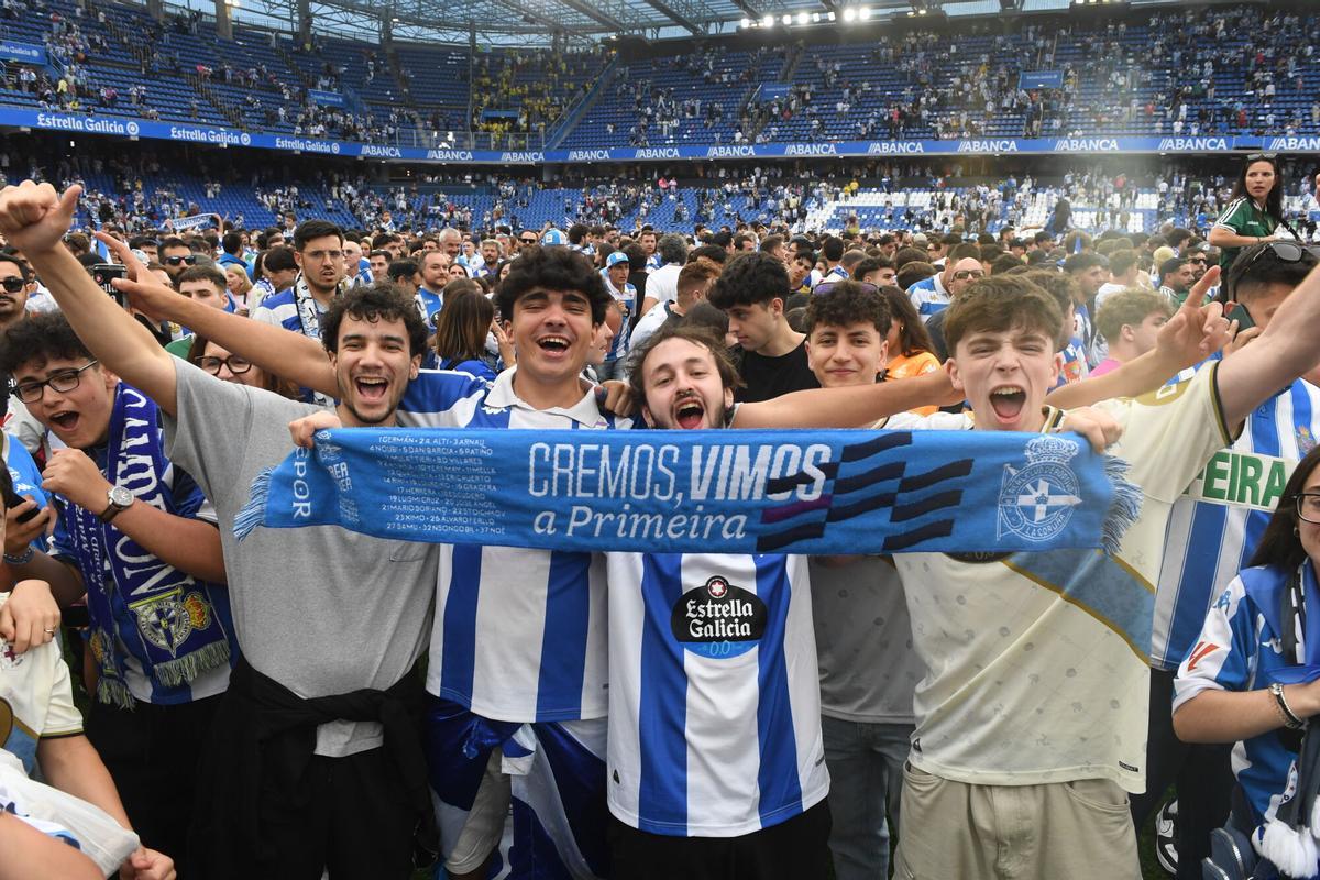 La fiesta lo inundó todo en Riazor, el fútbol era de lo menos