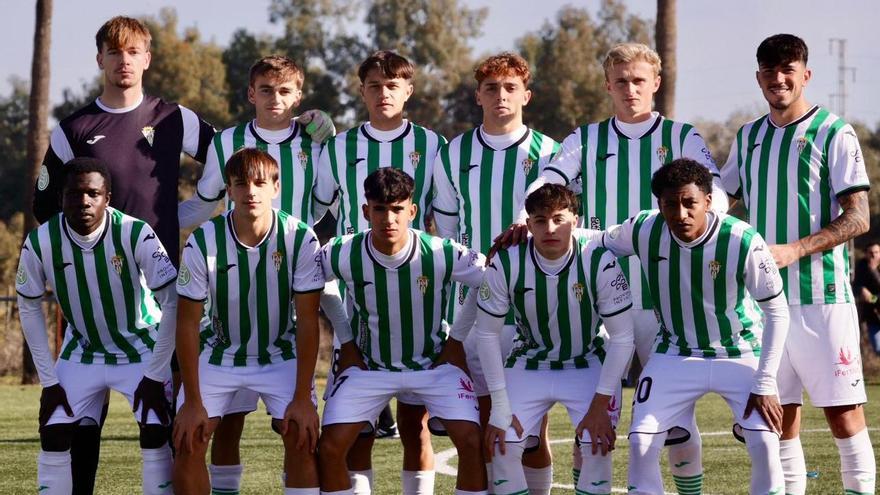 Once inicial del Córdoba CF B en su choque con el Tomares.