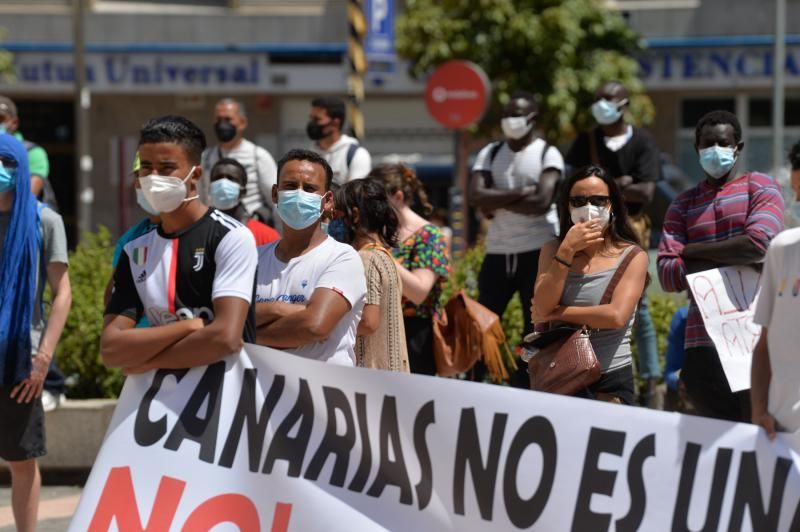 Concentración 'Canarias no es una jaula'