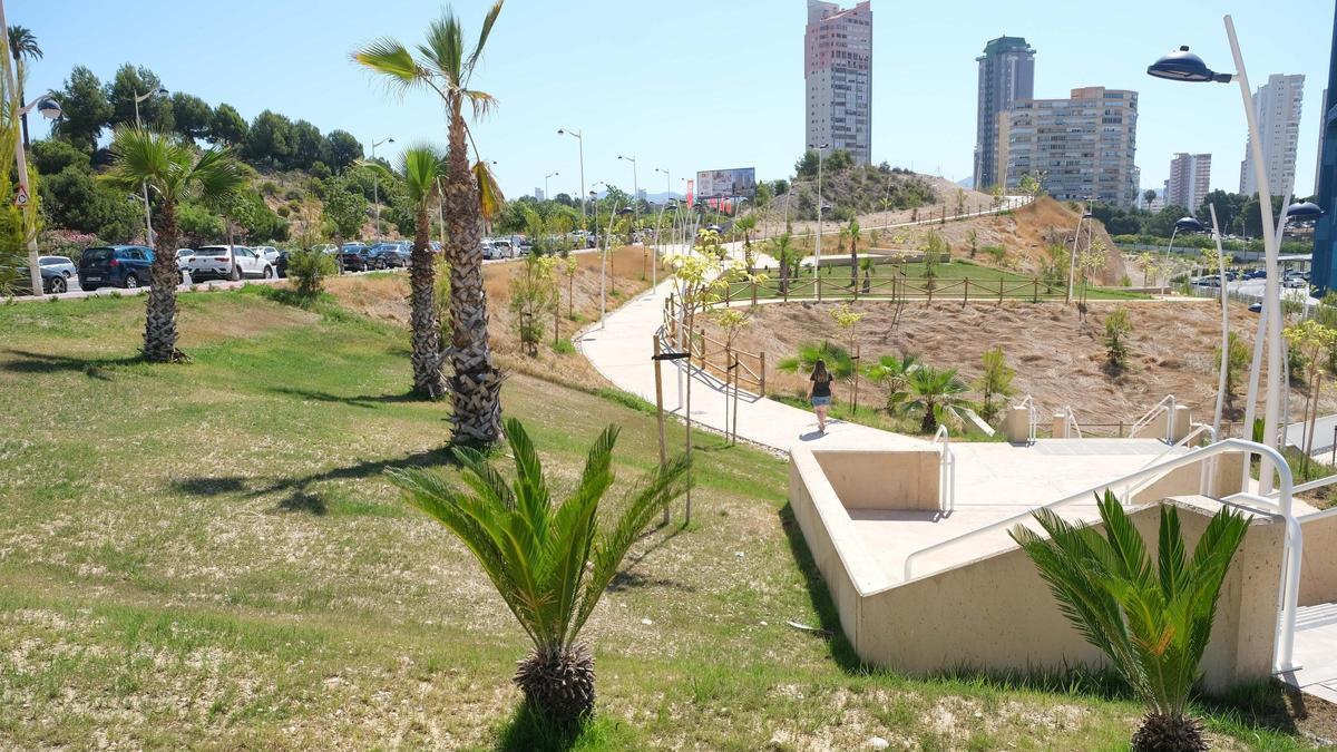 Benidorm aprovecha el 35% de sus aguas residuales para reutilización como agua de riego de zonas verdes.