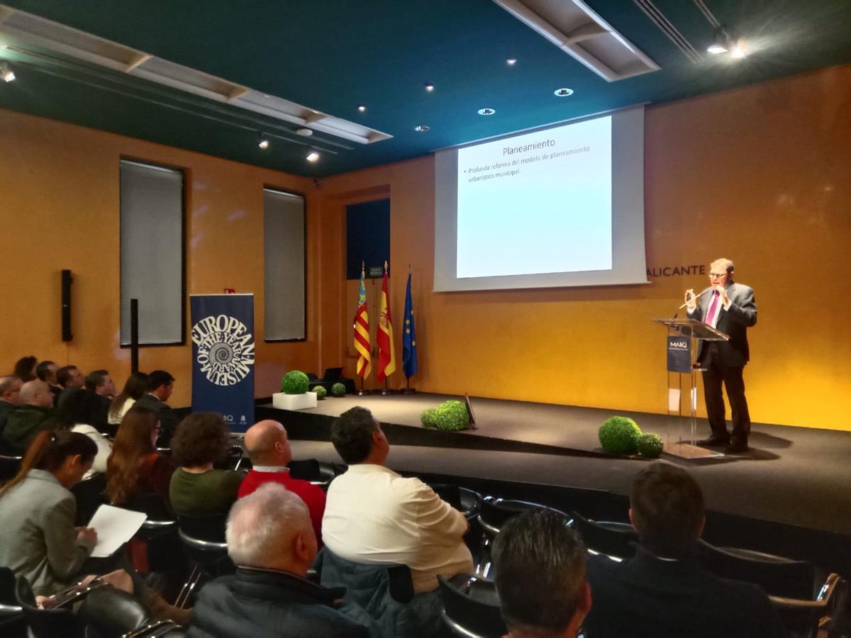 Intervención del funcionario responsable de la elaboración del anteproyecto en la jornada celebrada en el Marq