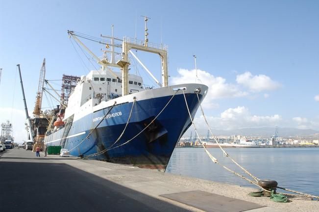 KAPITAN BOGOMOLOV BARCO PESQUERO RUSO ATRACADO ...