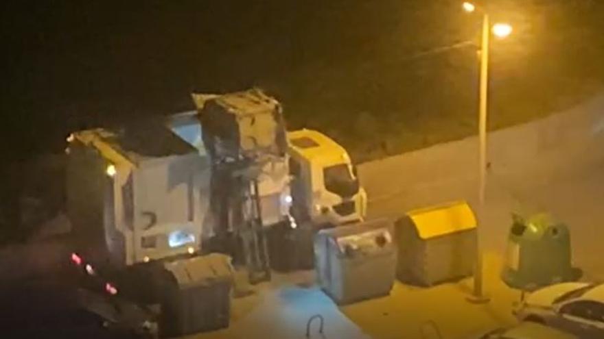 Pillan "in fraganti" a un camión de la basura de Alicante mezclando residuos de contenedores gris, amarillo y azul
