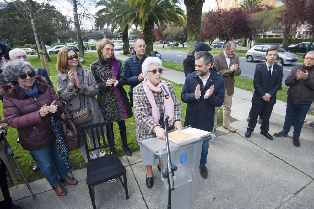 El diputado durante la Segunda República por A Coruña fue asesinado en el Campo da Rata en el golpe militar del 36. En el acto estuvo presente su hija, entre otros familiares, el alcalde y la CRMH.