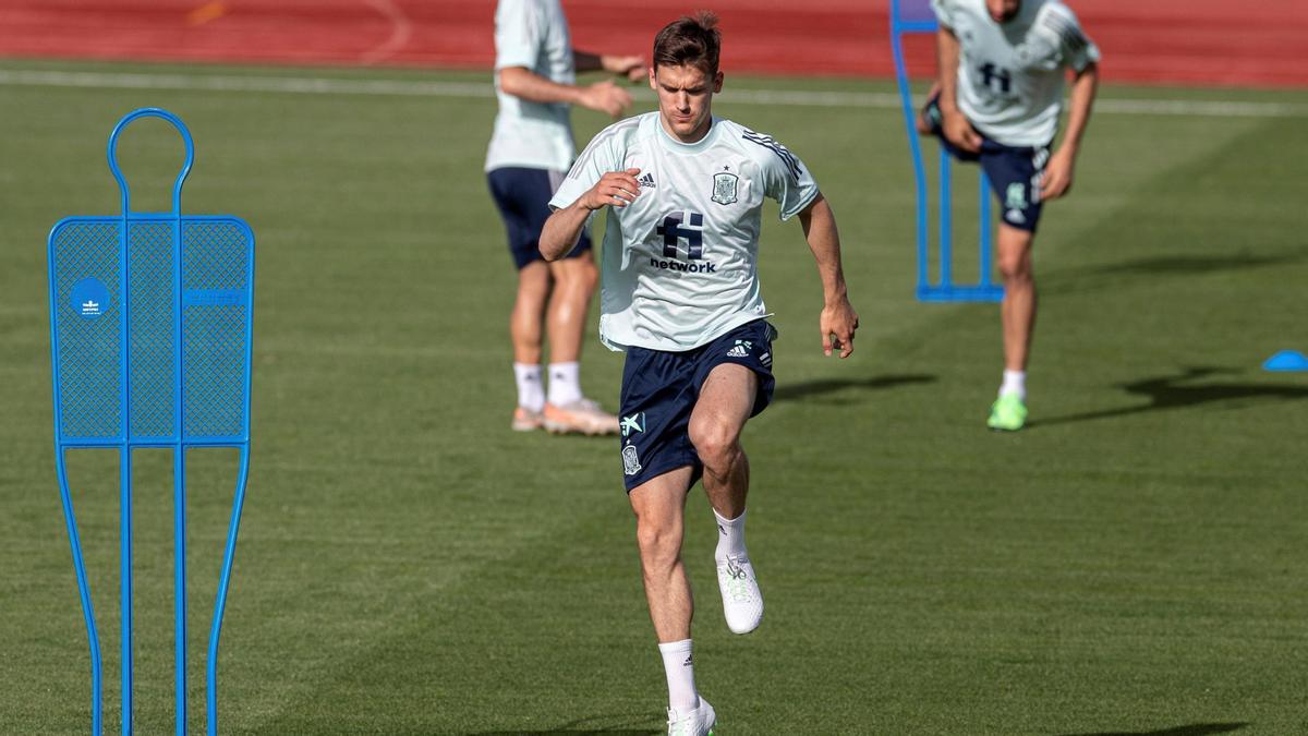 Diego Llorente durante un entrenamiento