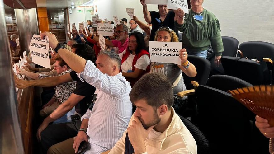 La Junta exige congelar los alquileres de pisos públicos de La Corredoria con deficiencias
