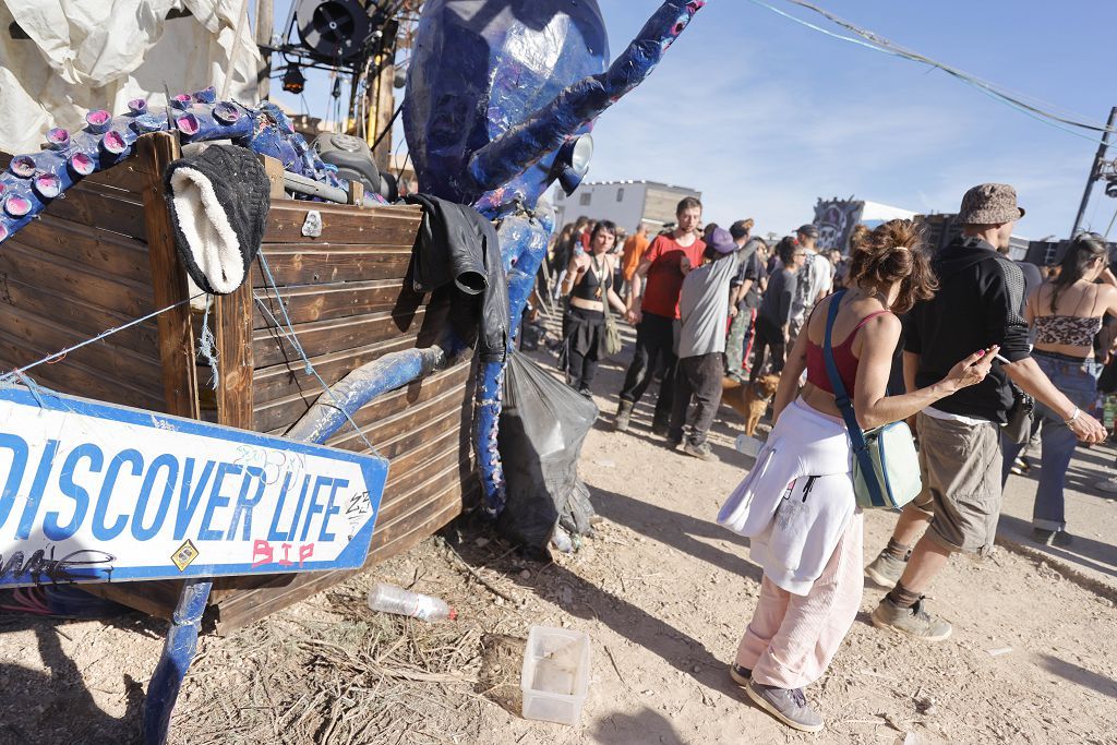 Así es la rave de Fuente Álamo por dentro, en imágenes