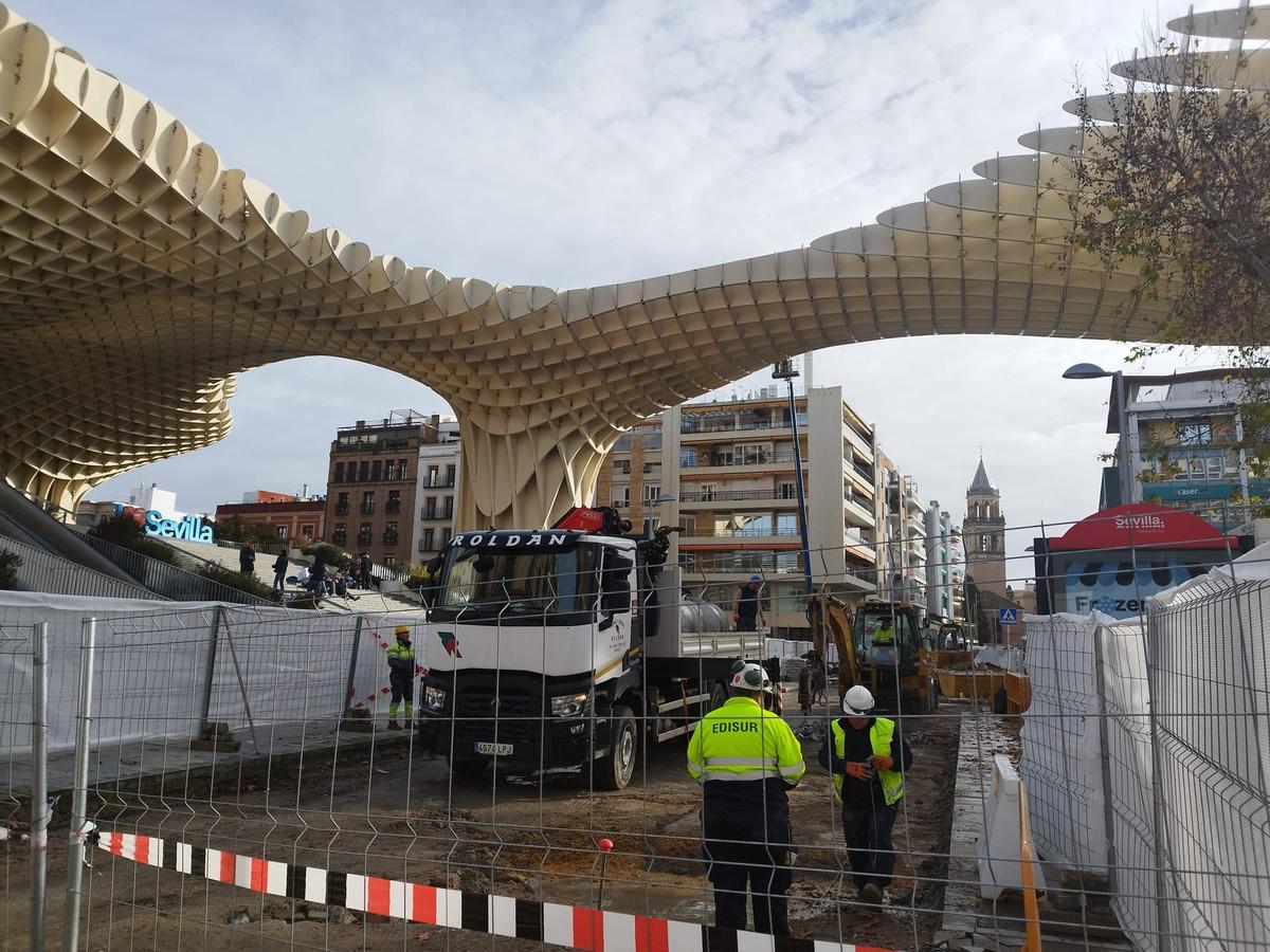 Obras del tranvibús en Las Setas de la Encarnación de Sevilla