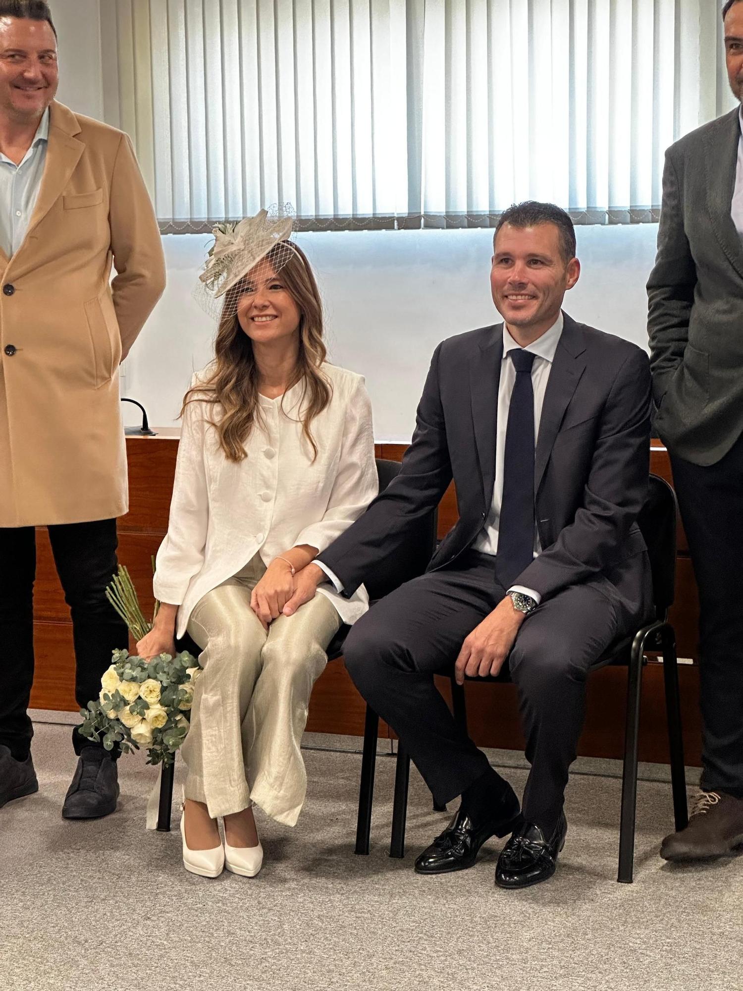 Natalia Tripipatkul y David Navarro se casaron en el juzgado de Canet de Berenguer..jpg