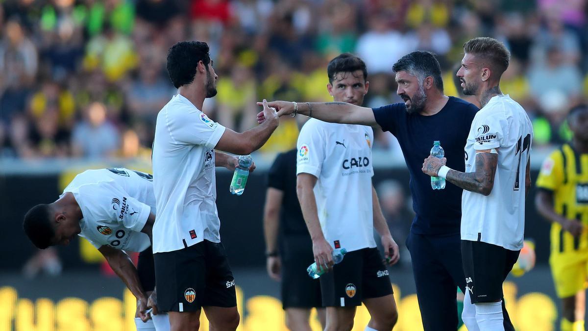 Gattuso dando indicaciones durante el Borussia-Valencia