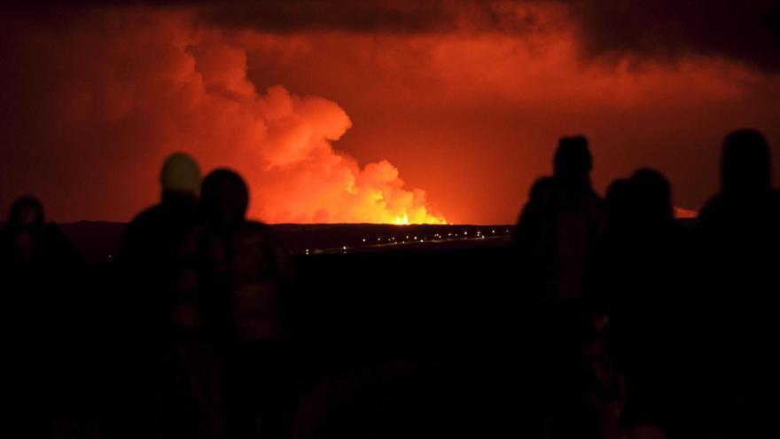 ¿Se puede viajar a Islandia ahora con el volcán de Grindavik en erupción?