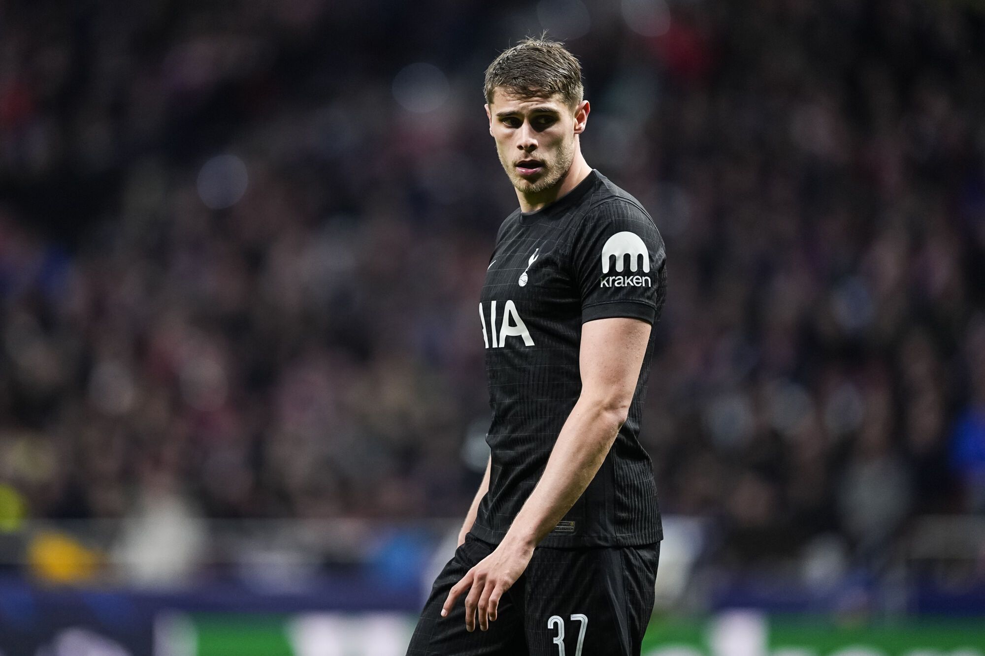 Van de Ven, señalado: el central deseado por el Barça la vuelve a liar