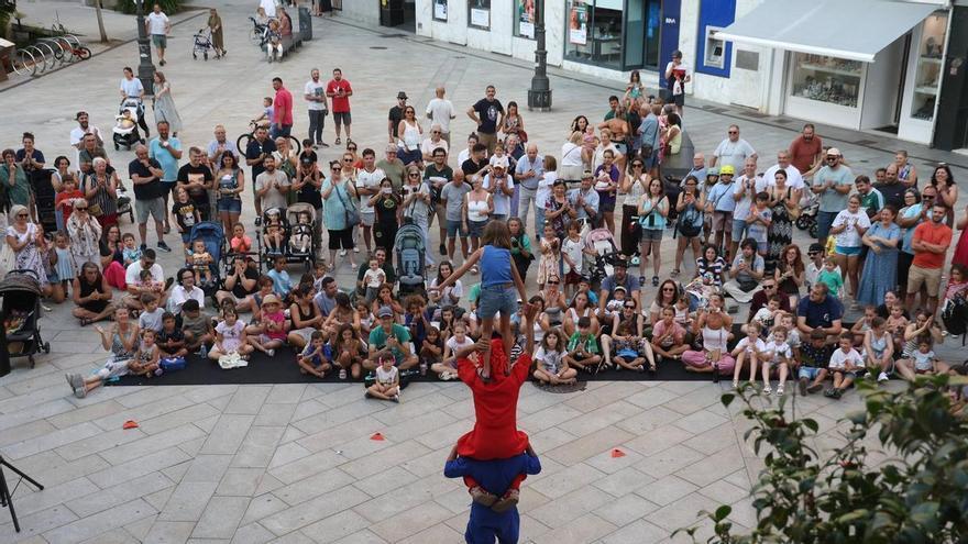 El Festaclown echa a andar con el ritmo del espectáculo «Acrocircus»