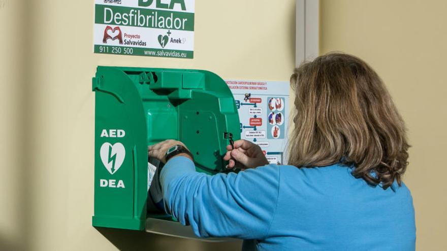 Un desfibrilador en Vía Parque