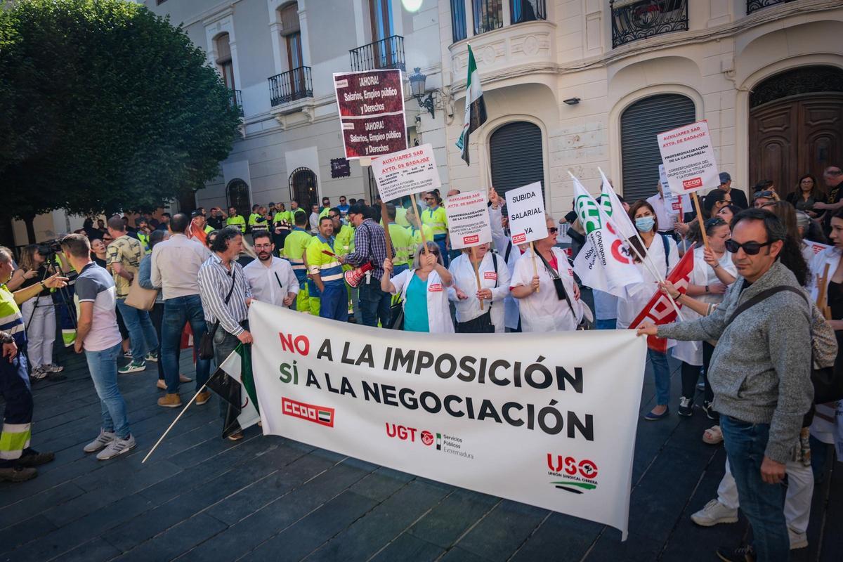 Foto de archivo de una protesta de trabajadores municipales de Badajoz.
