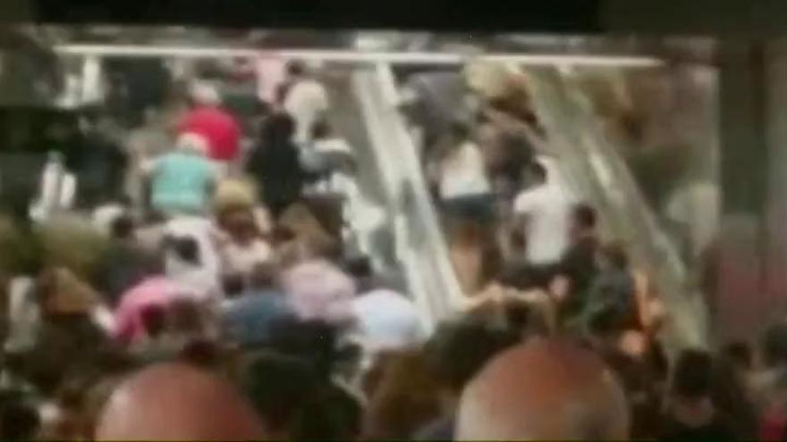 Un desequilibrado causa una estampida en el metro de Barcelona