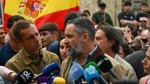 Álvaro Zancajo, junto al líder de Vox, Santiago Abascal, en un acto electoral en Úbeda.