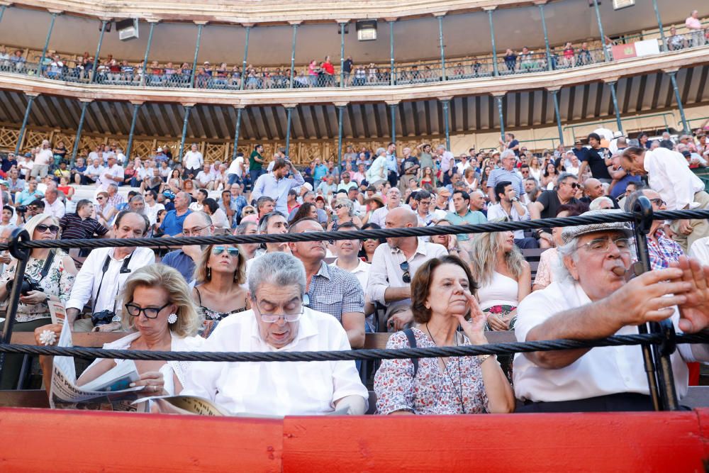 Políticos valencianos acuden a ver la corrida de la Feria de Julio