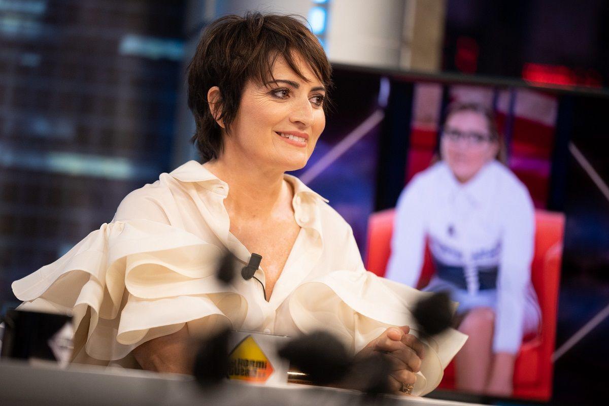 El look de Silvia Abril en 'El Hormiguero' con camisa de volantes de The 2nd Skin Co.