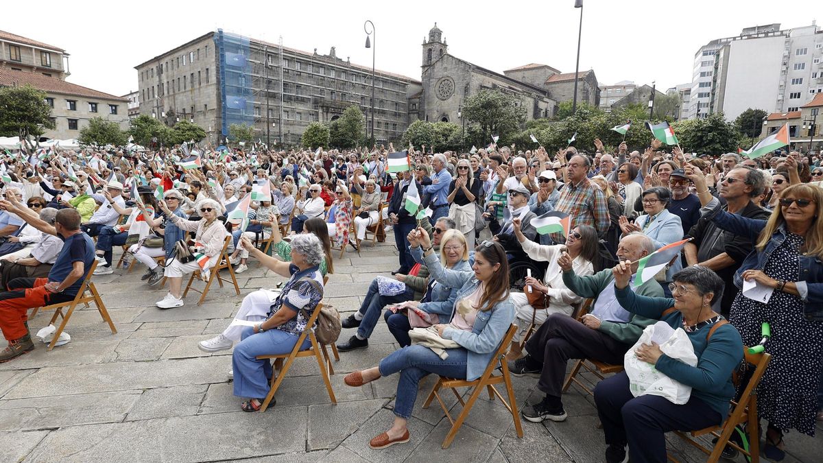 Parcipantes en la concentración celebrada esta mañana en A Ferrería.